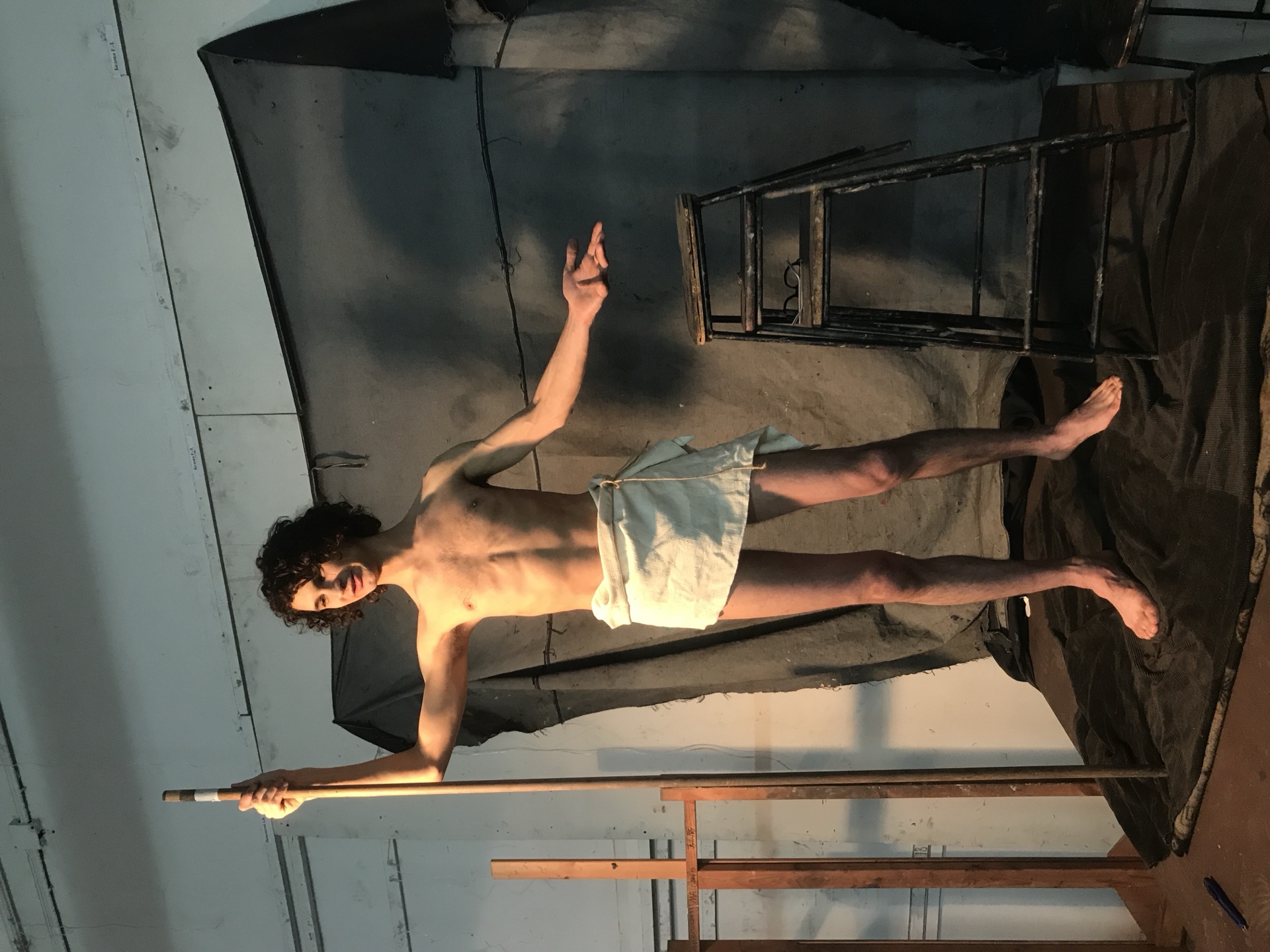 Long pose with prop - Viktor Titov's quick studies, 30-min blocks.